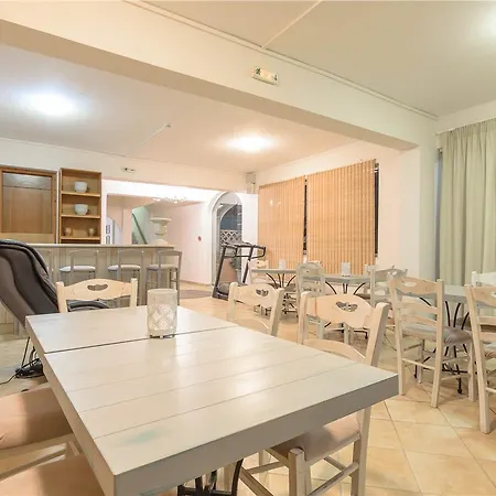 Nemesis 아파트호텔 라가나스