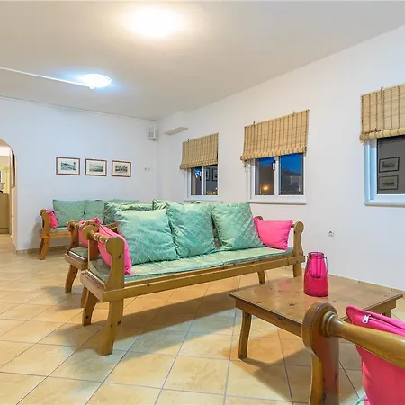 Nemesis 아파트호텔