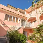 Nemesis Apartmanhotel Laganász